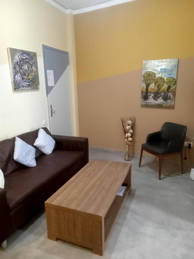 Koukaki-Acropolis Roomy With A Private Veranda Apt. Atene Esterno foto