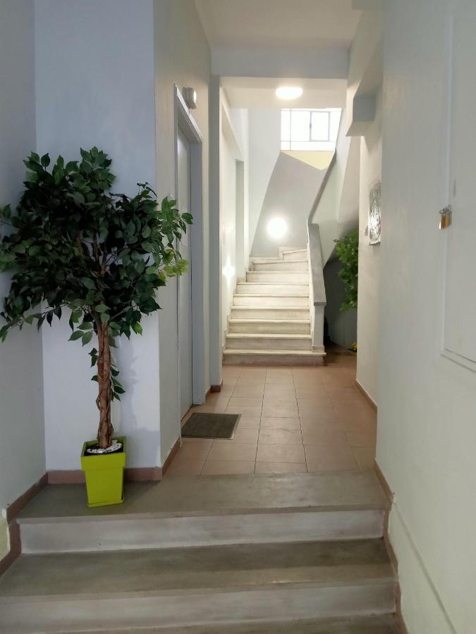 Koukaki-Acropolis Roomy With A Private Veranda Apt. Atene Esterno foto